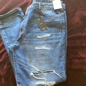 Brand New Men’s distressed Slim  Forever 21 Jeans NWT